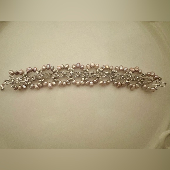 💜 Elegant Lavender Pearl Crystal Beaded Bracelet 💜 - Picture 3 of 12